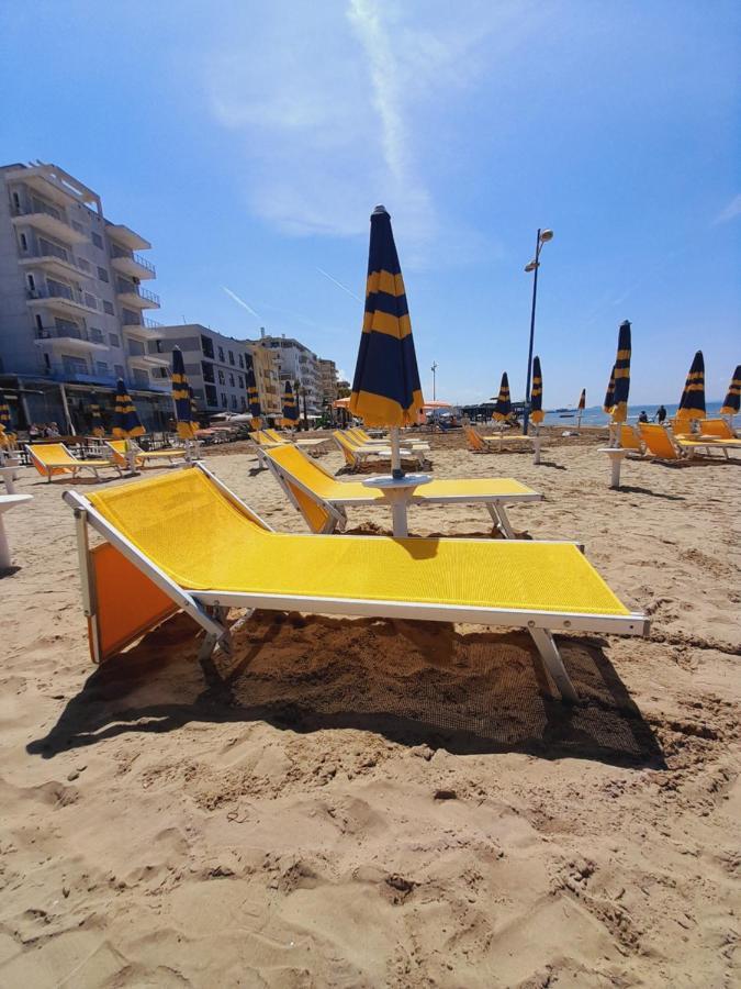Seaside Deluxe Apartment Durrës Esterno foto