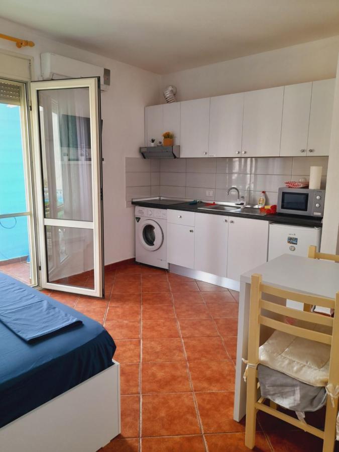 Seaside Deluxe Apartment Durrës Esterno foto