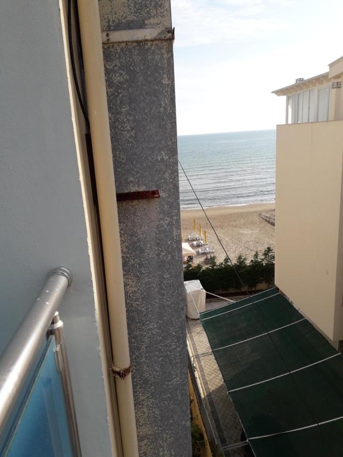Seaside Deluxe Apartment Durrës Esterno foto
